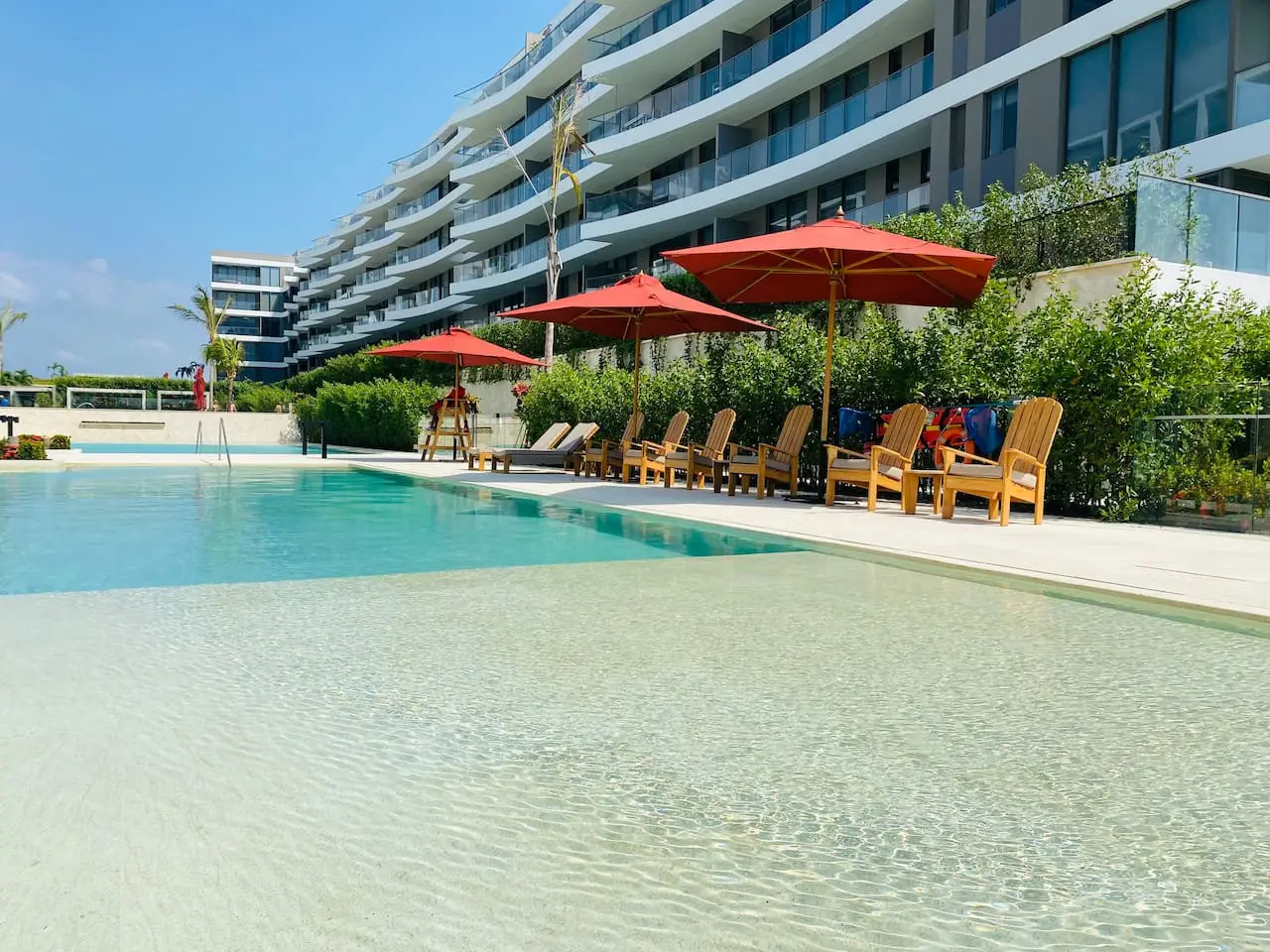 Beautiful Loft with Private Beach - Image 28