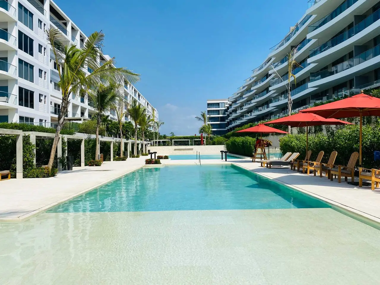 Beautiful Loft with Private Beach - Image 81