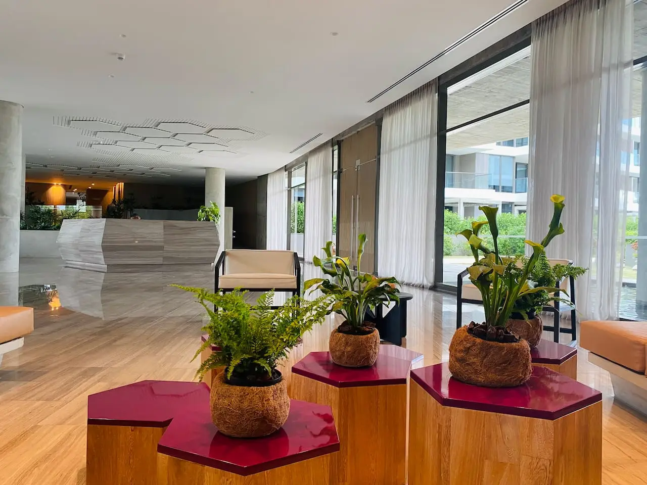 Beautiful Loft with Private Beach - Image 39