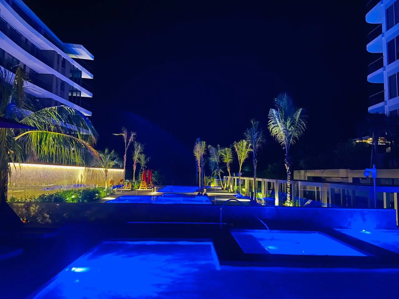 Beautiful Loft with Private Beach - Image 70