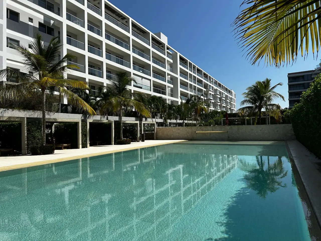 Beautiful Loft with Private Beach - Image 92