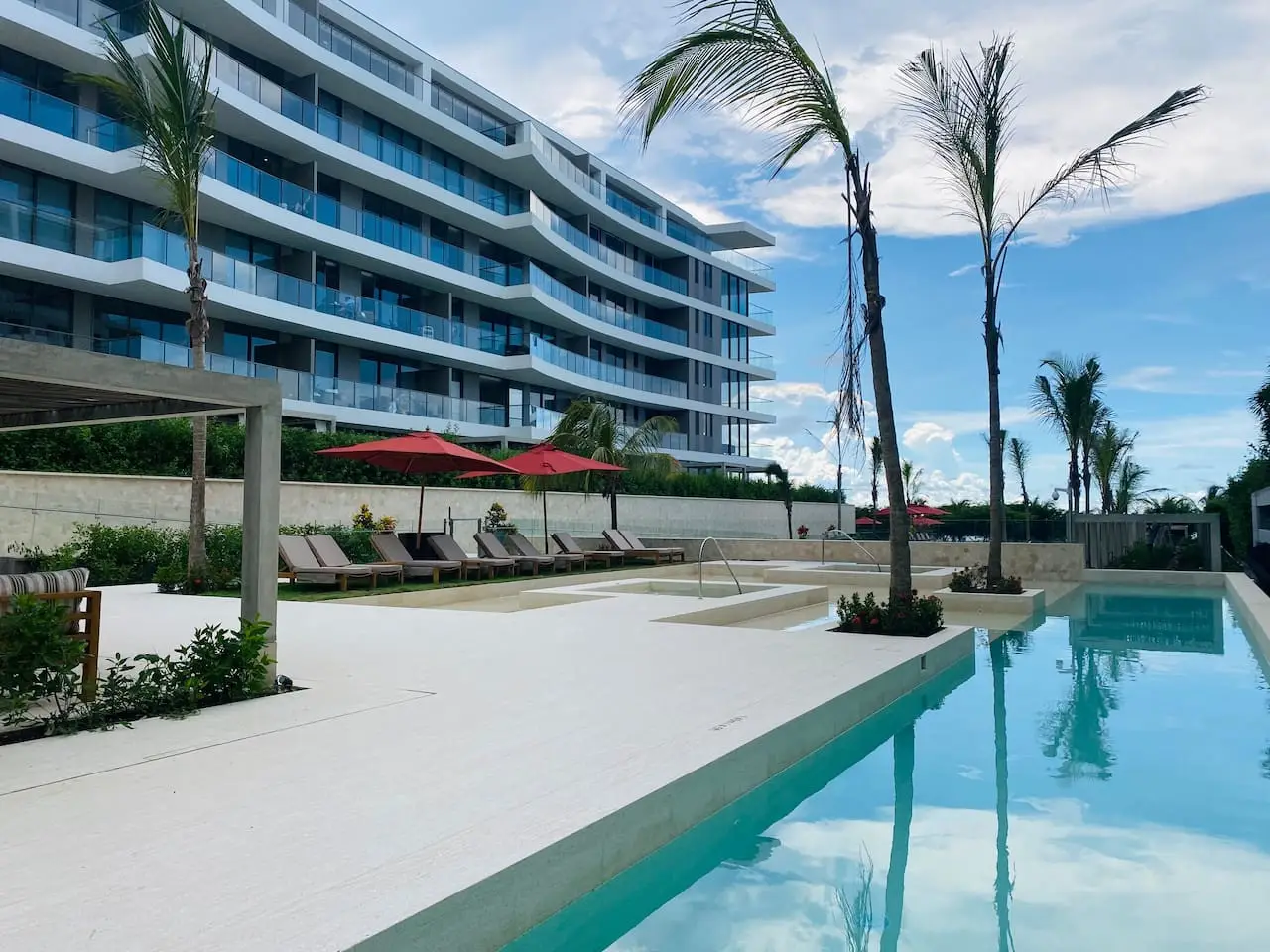 Beautiful Loft with Private Beach - Image 63