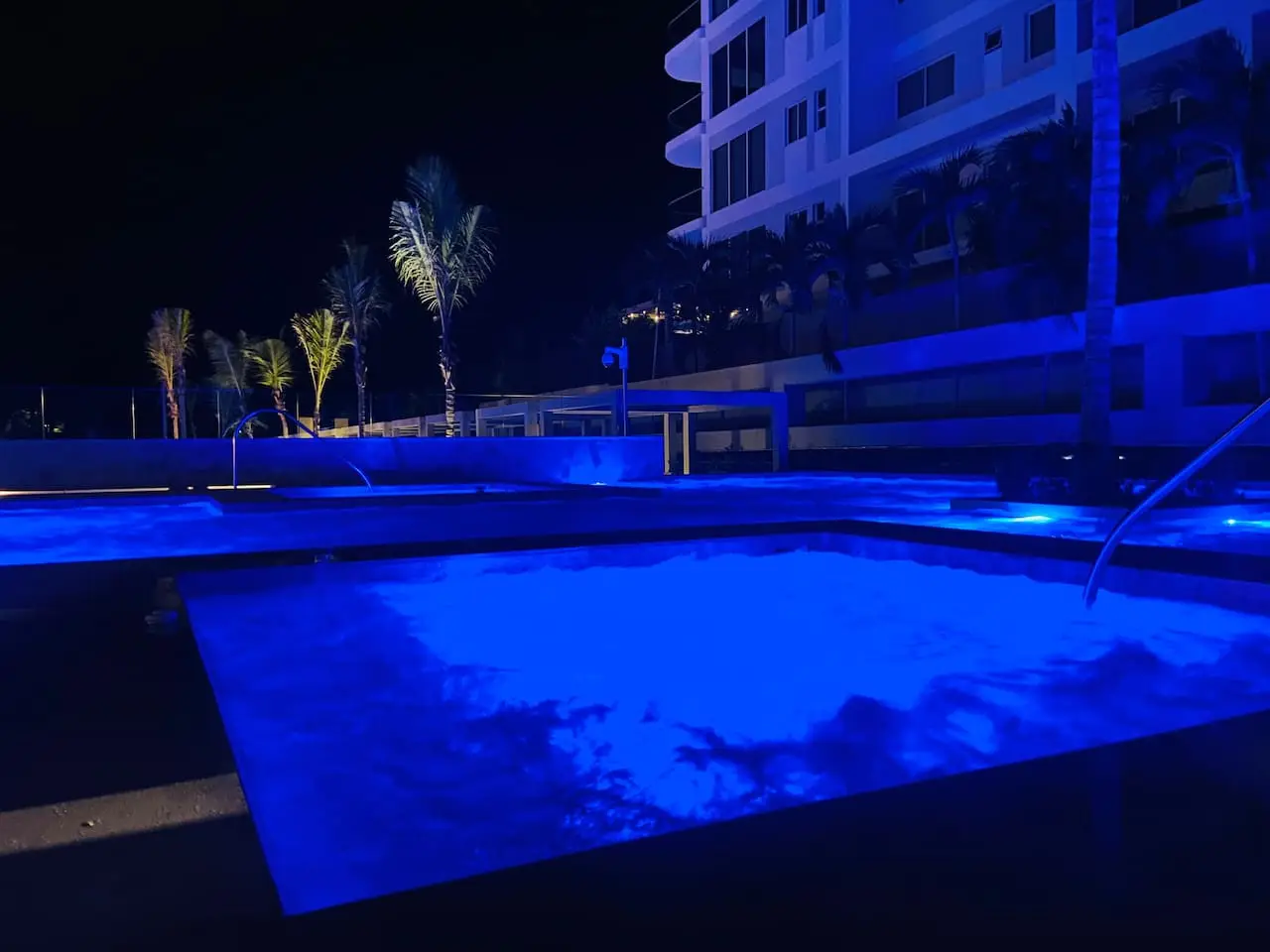 Beautiful Loft with Private Beach - Image 71