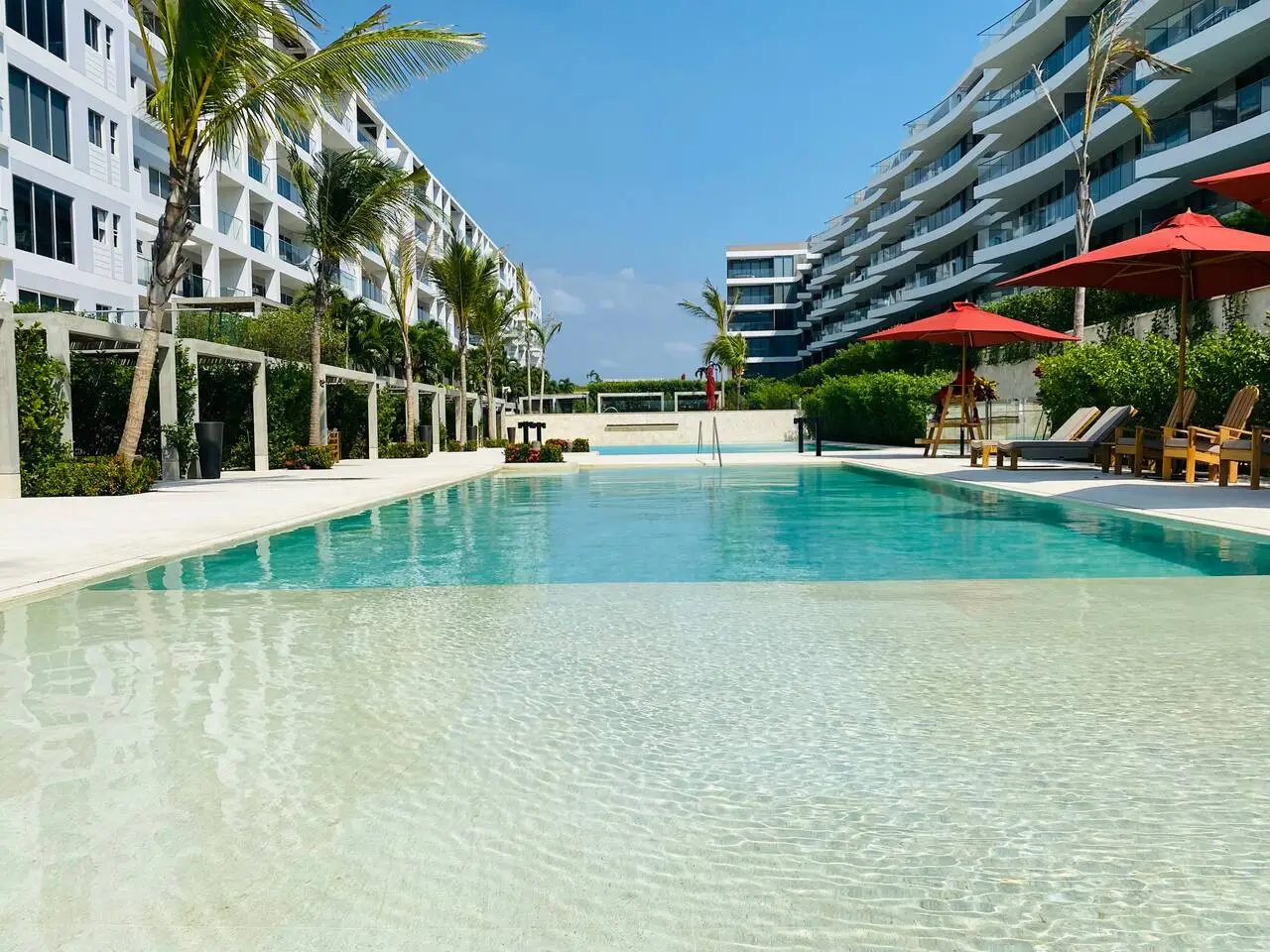 Beautiful Loft with Private Beach - Image 78