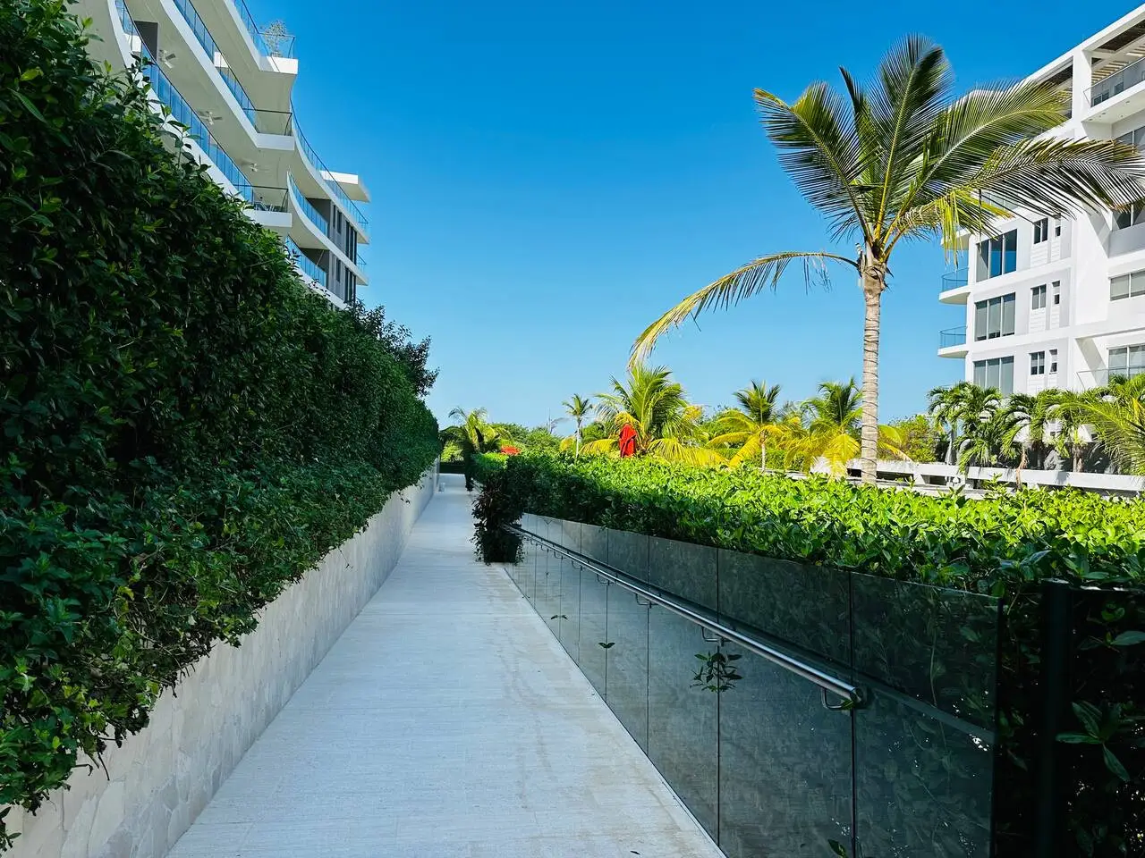 Beautiful Loft with Private Beach - Image 96