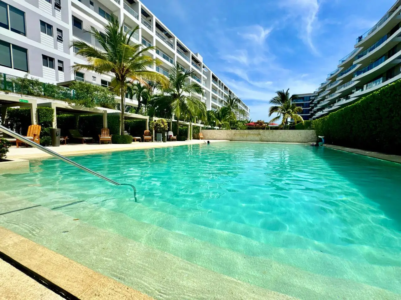 Beautiful Loft with Private Beach - Image 105