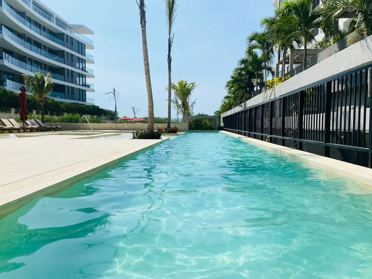 Beautiful Loft with Private Beach - Image 31