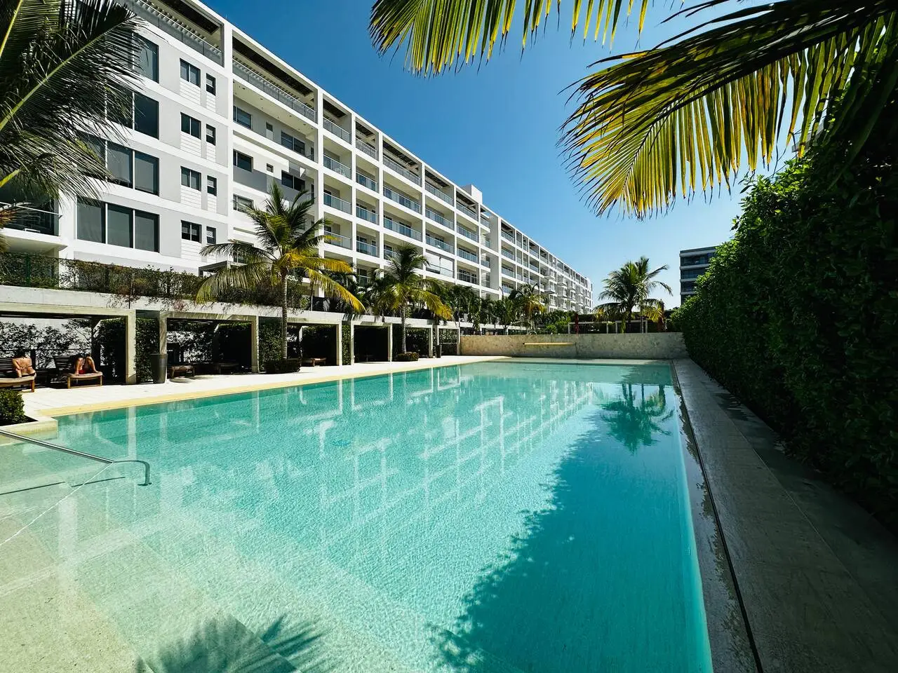 Beautiful Loft with Private Beach - Image 91