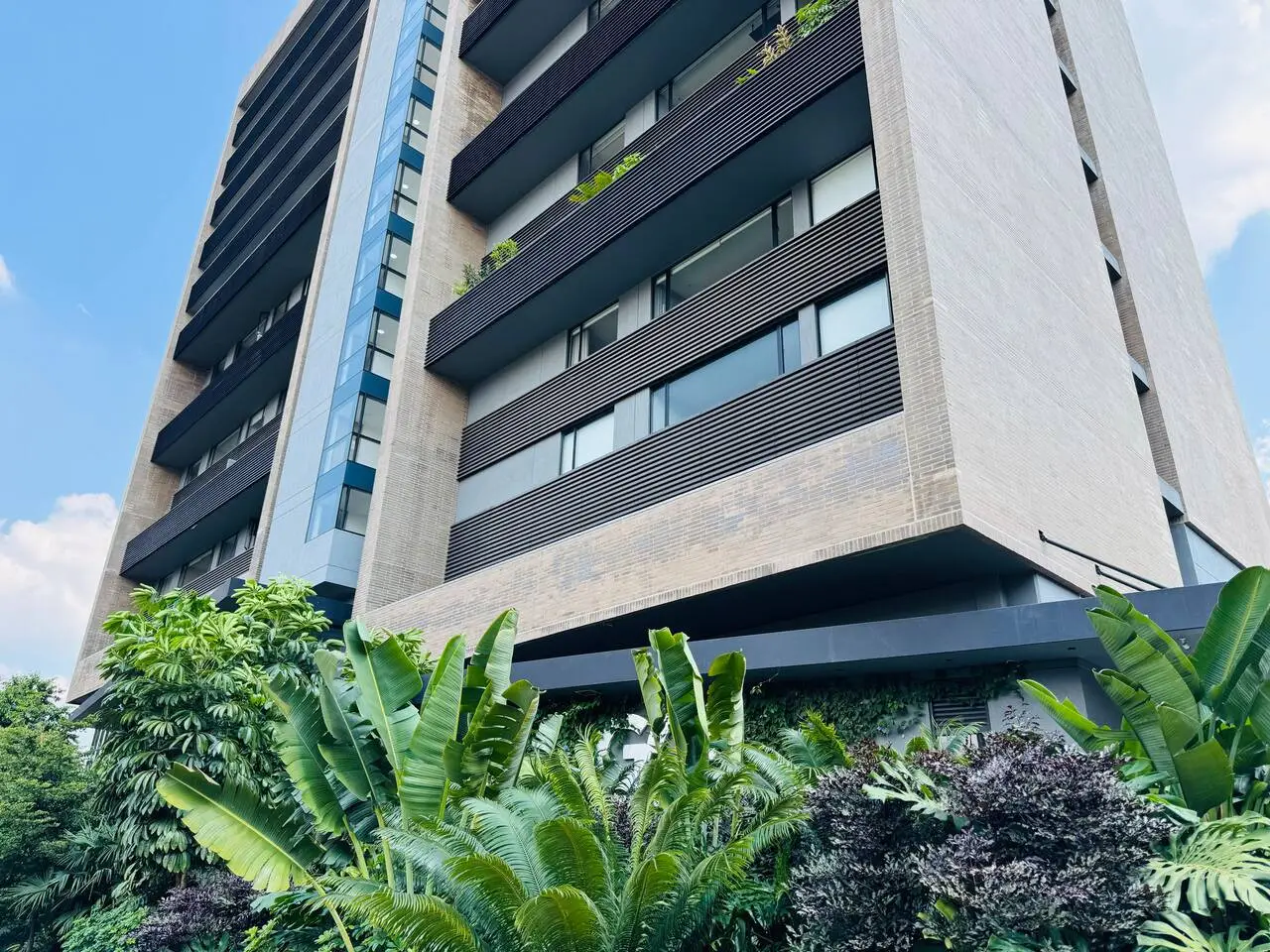 Amazing apartment in Poblado - Image 7