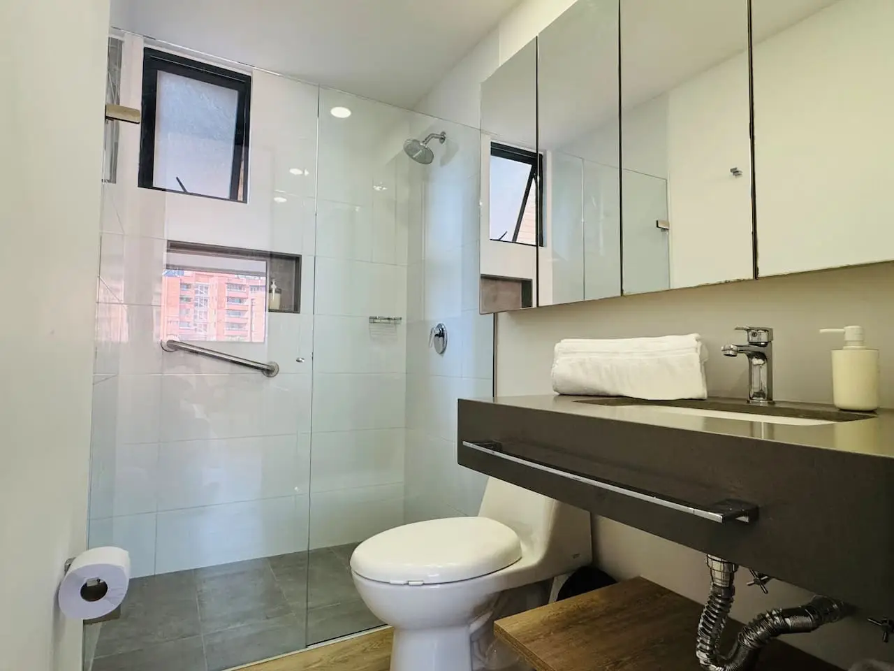 Amazing apartment in Poblado - Image 12