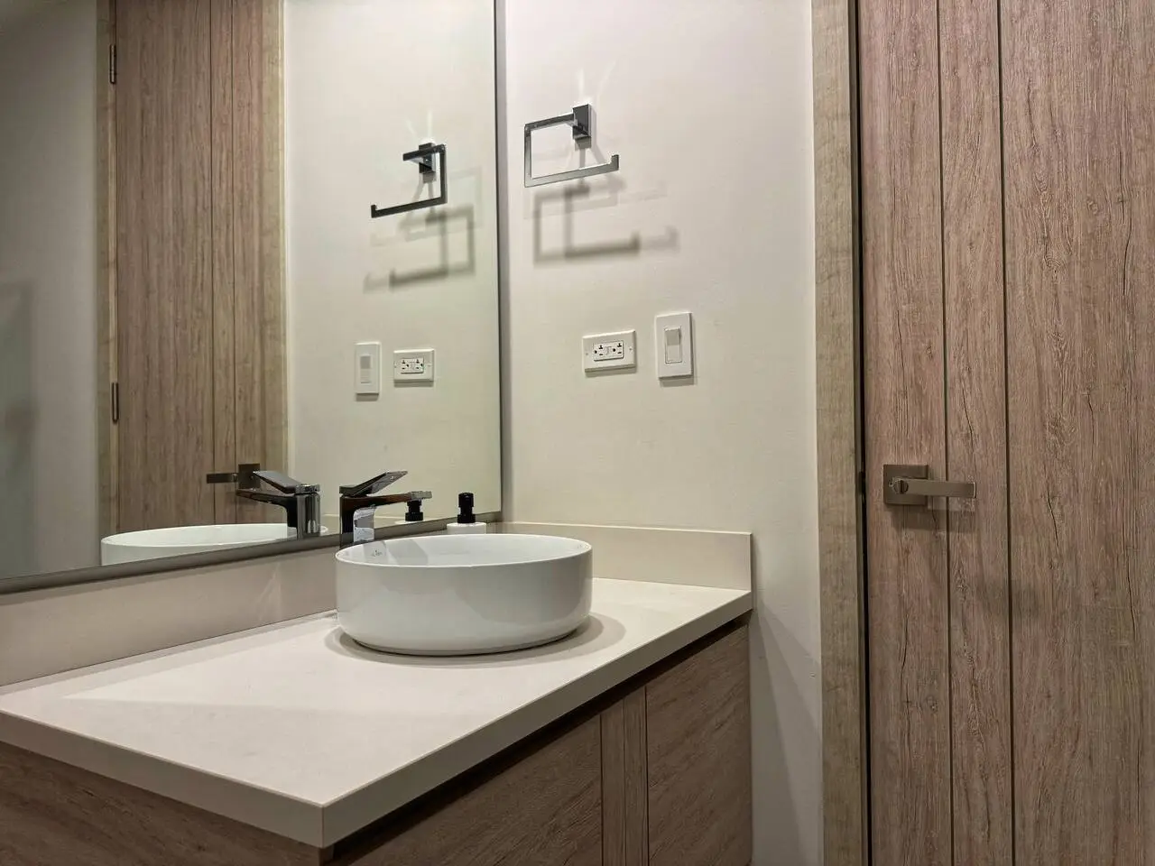 Exclusive Apartment + Private Pool + Beach! - Image 11