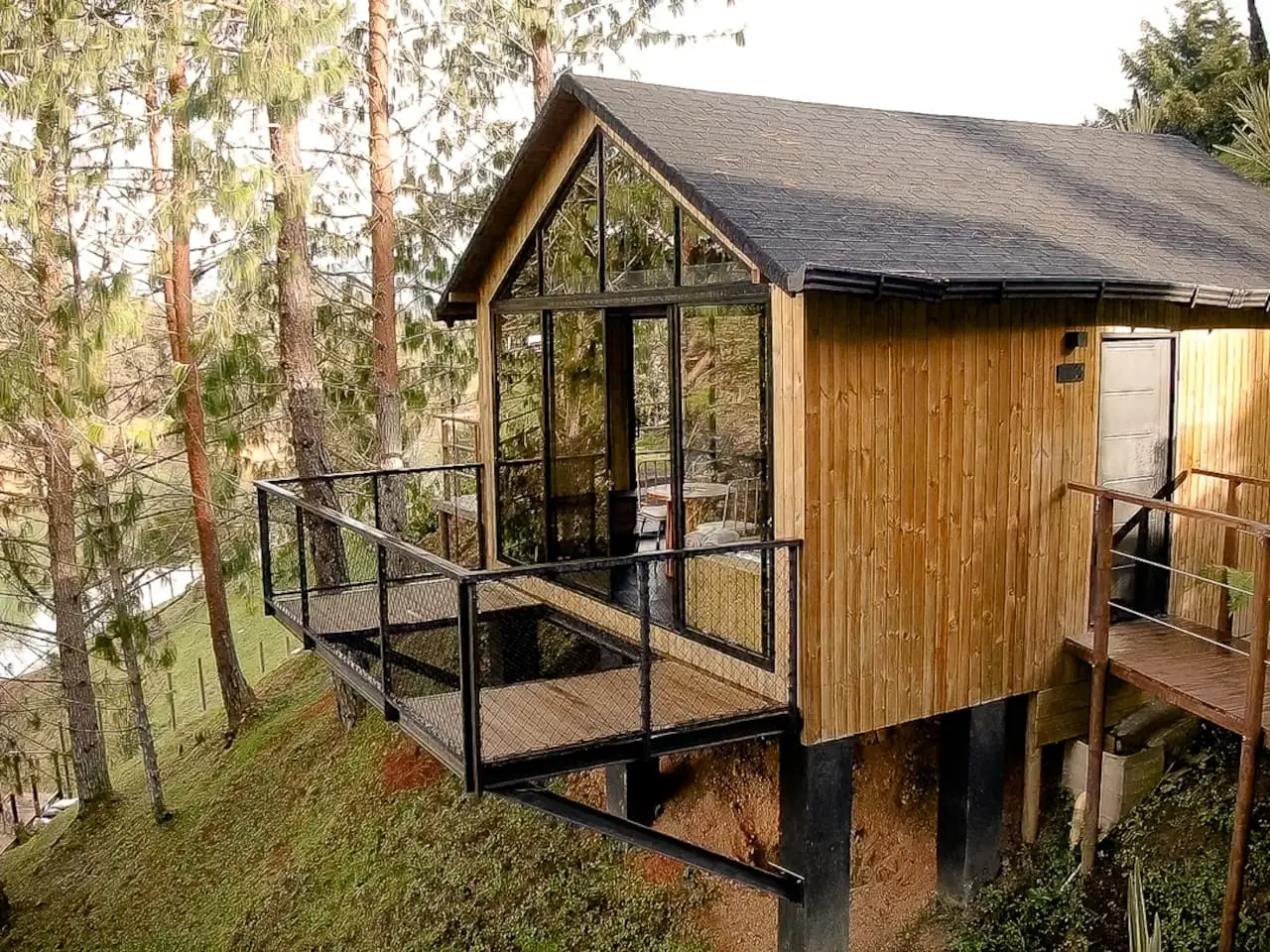 Cabin • Jacuzzi + Lake View + Forest - Image 1