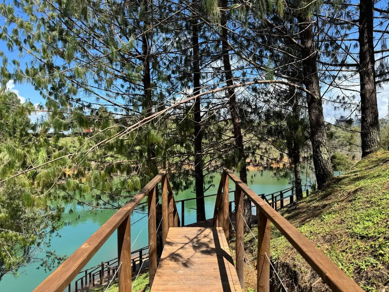 Cabin • Jacuzzi + Lakefront + Forest - Image 16