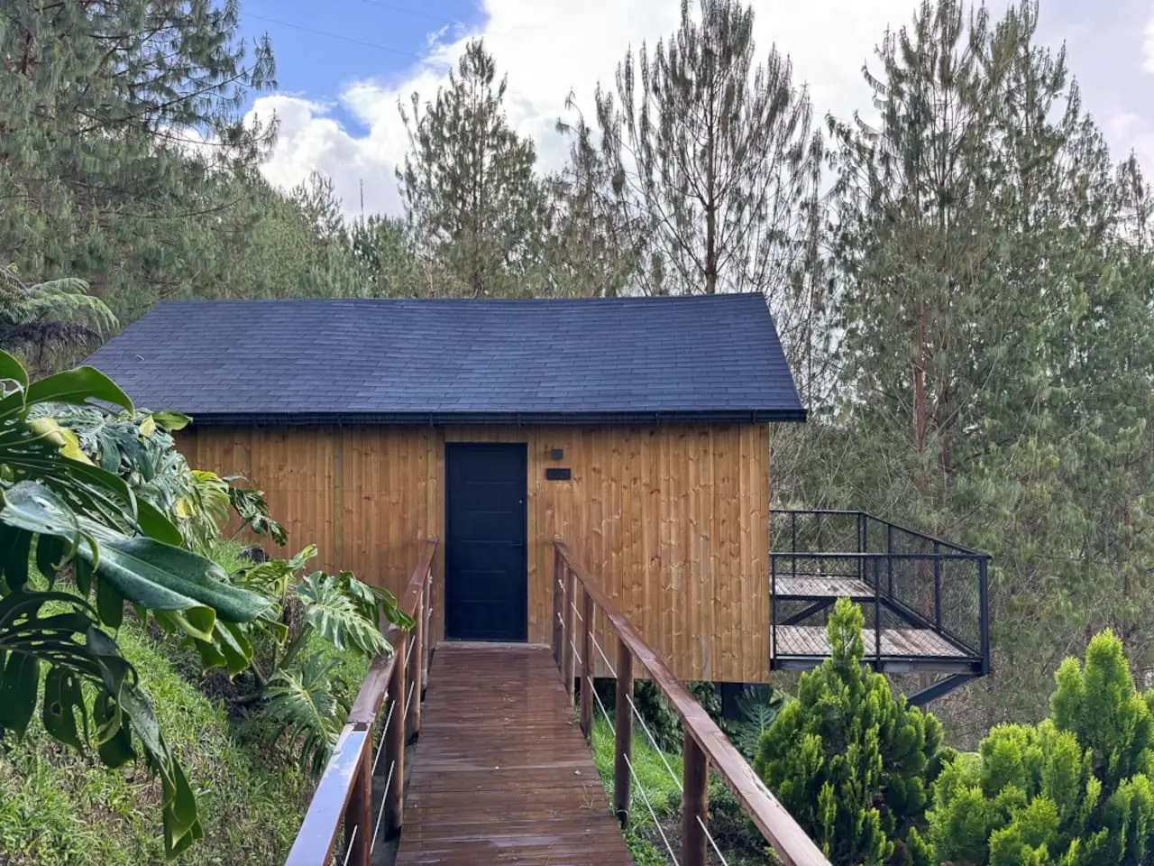 Cabin • Jacuzzi + Lakefront + Forest - Image 22