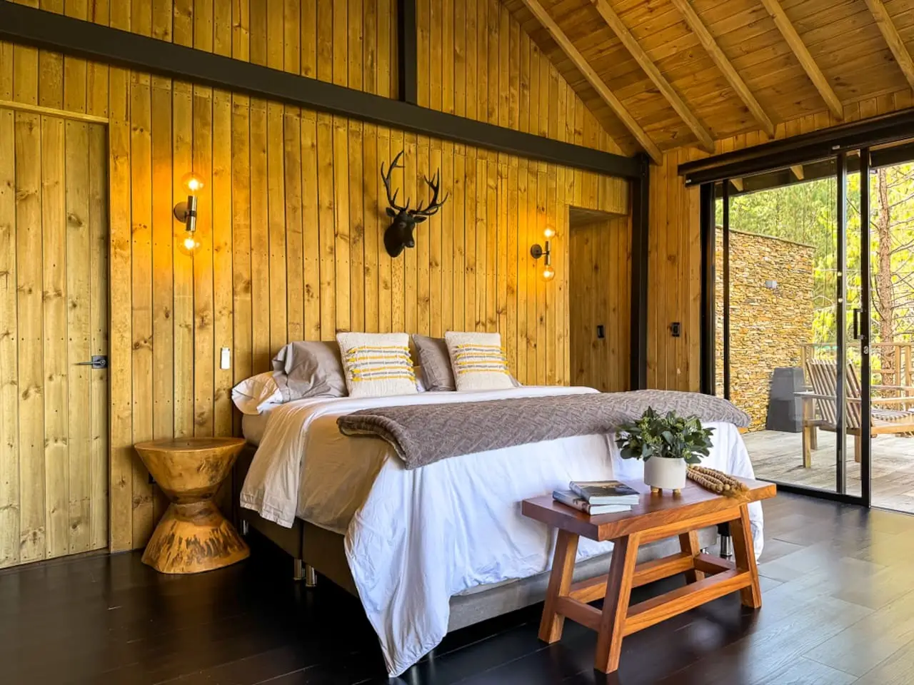 Cabin • Jacuzzi + Lakefront + Forest - Image 7
