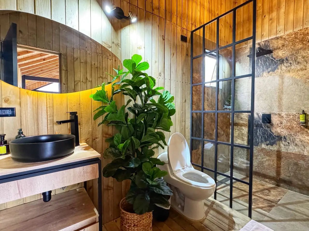 Cabin • Jacuzzi + Lakefront + Forest - Image 35