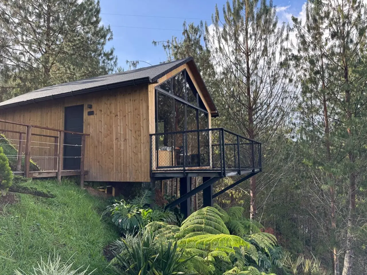 Cabin • Jacuzzi + Lakefront + Forest - Image 21
