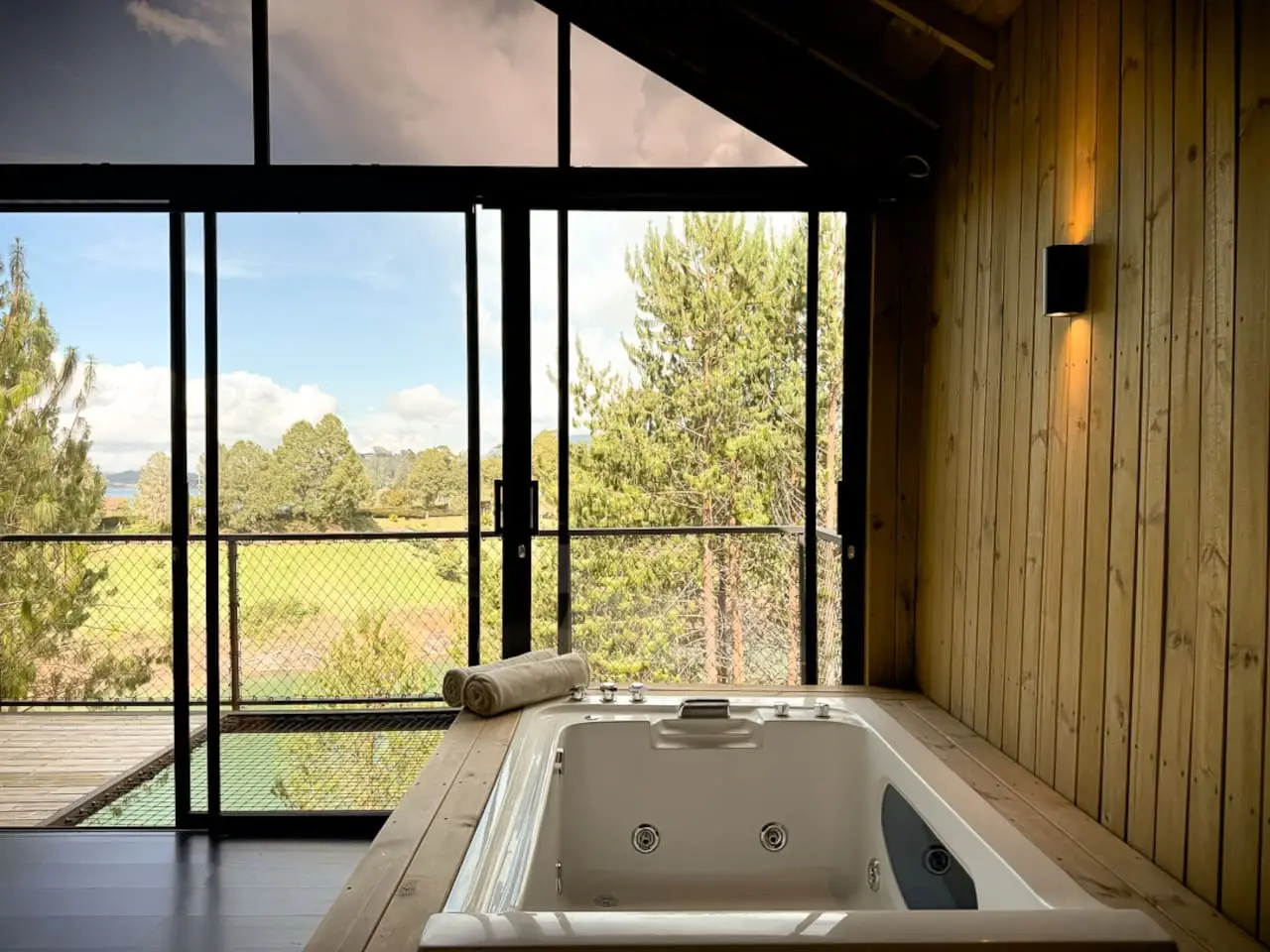 Cabin • Jacuzzi + Lakefront + Forest - Image 9