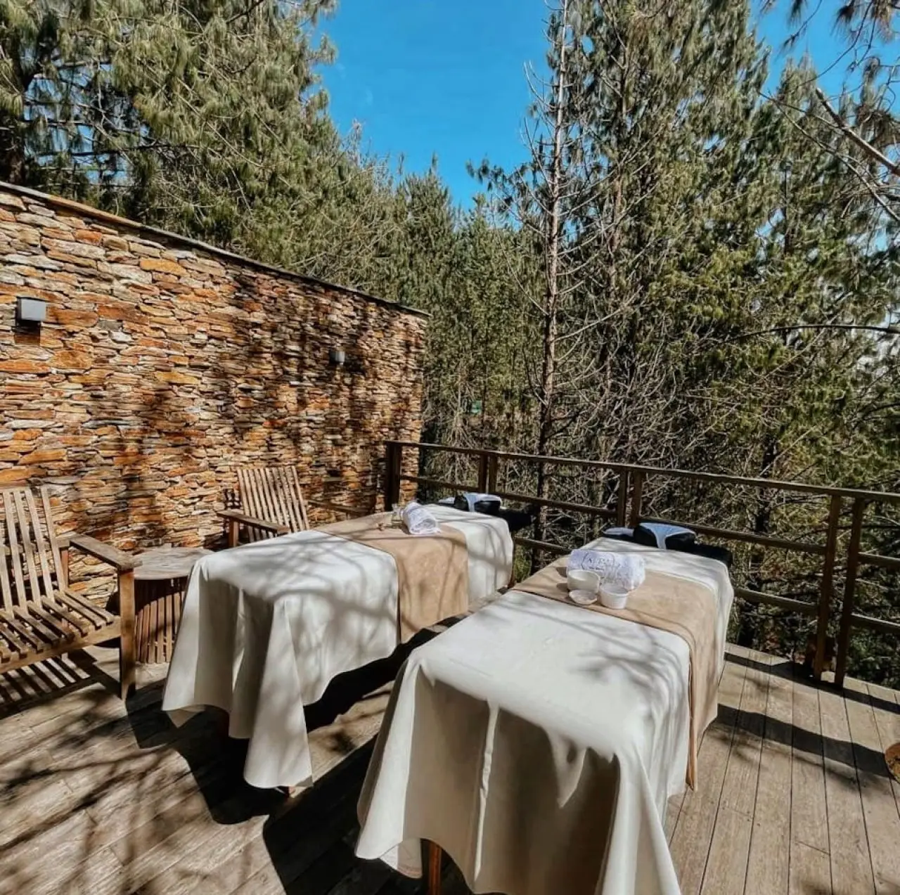 Cabin • Jacuzzi + Reservoir front - Image 18