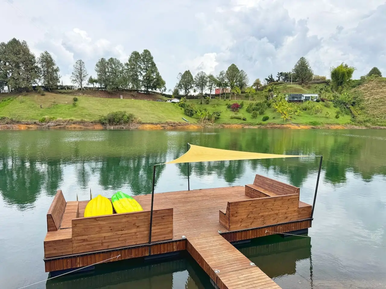 Cabin • Jacuzzi + Reservoir front - Image 28