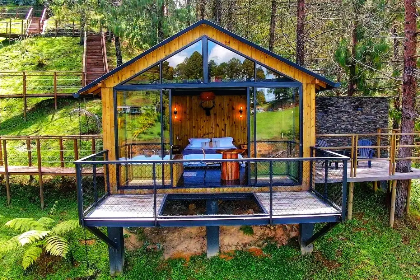 Cabin • Jacuzzi + Reservoir front - Image 8