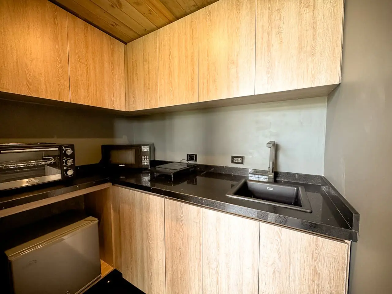 Cabin • Jacuzzi + Reservoir front - Image 5