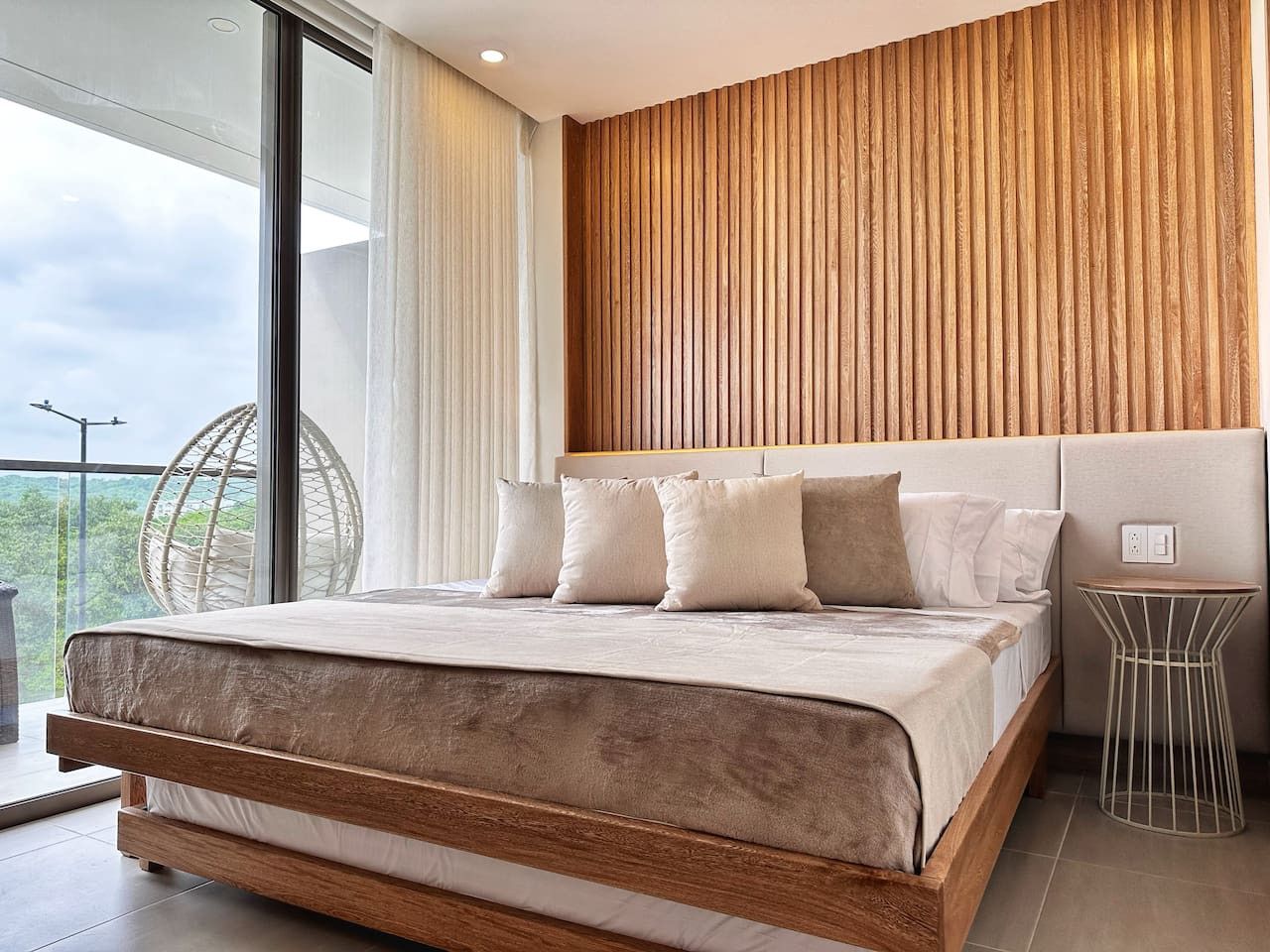 Spectacular Beach front Apartment! - Image 2