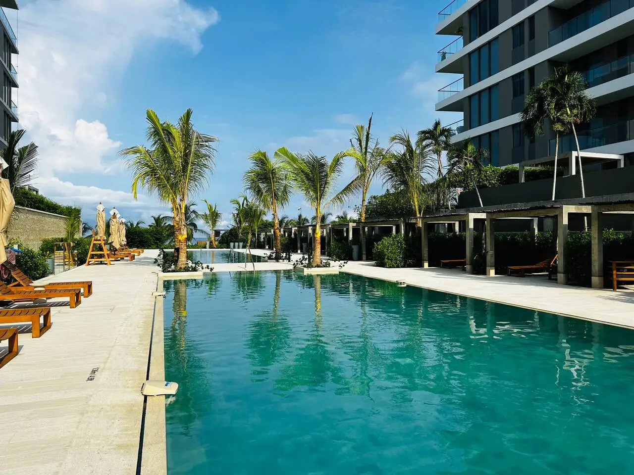 Spectacular Beach front Apartment! - Image 33