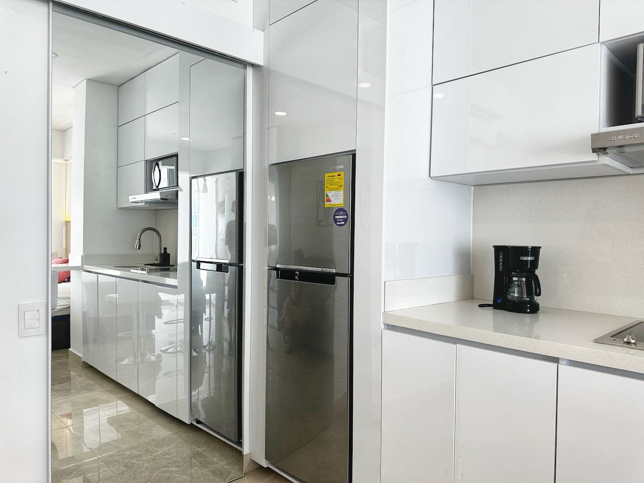 Amazing loft – 2 minutes from the airport! - Image 6