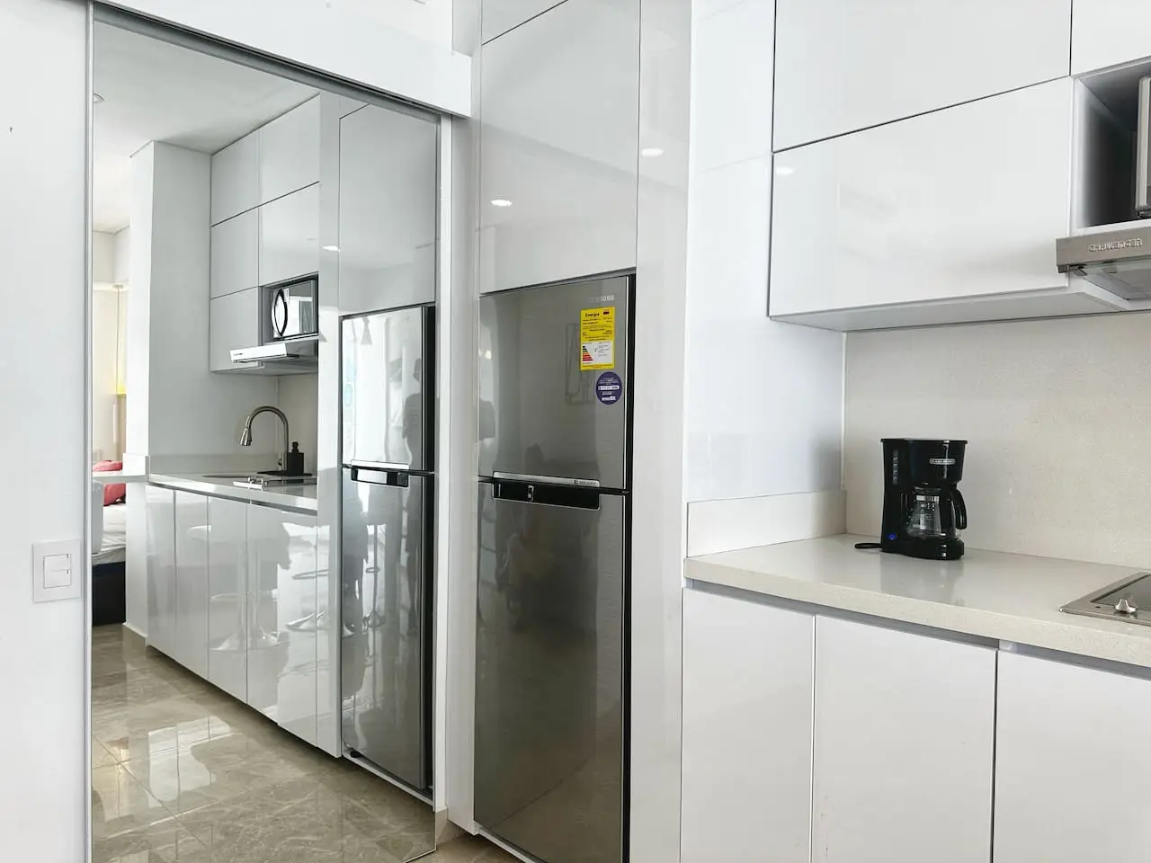 Amazing loft – 2 minutes from the airport! - Image 6