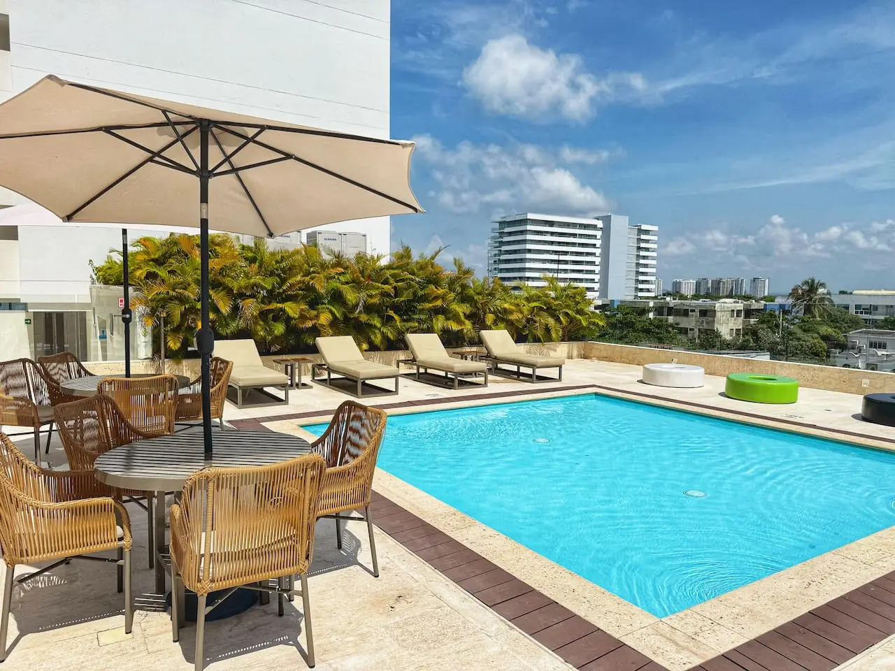 Amazing loft – 2 minutes from the airport! - Image 23