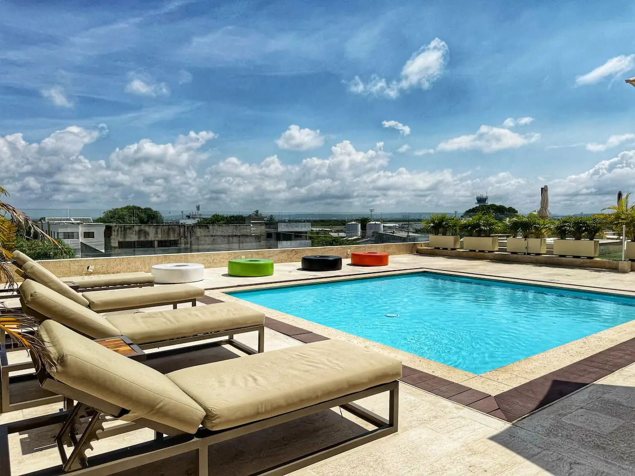 Amazing loft – 2 minutes from the airport! - Image 29
