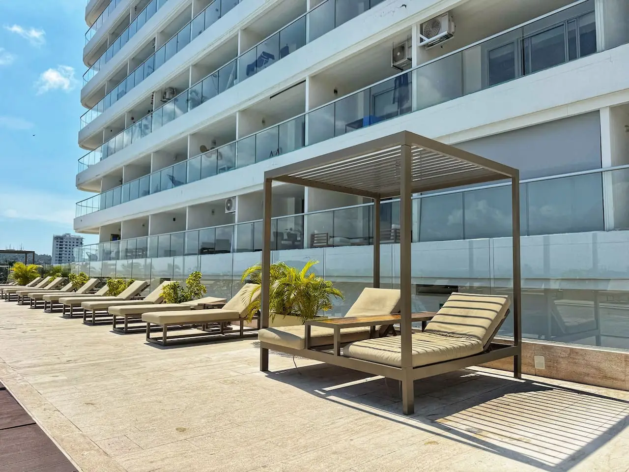 Amazing loft – 2 minutes from the airport! - Image 24