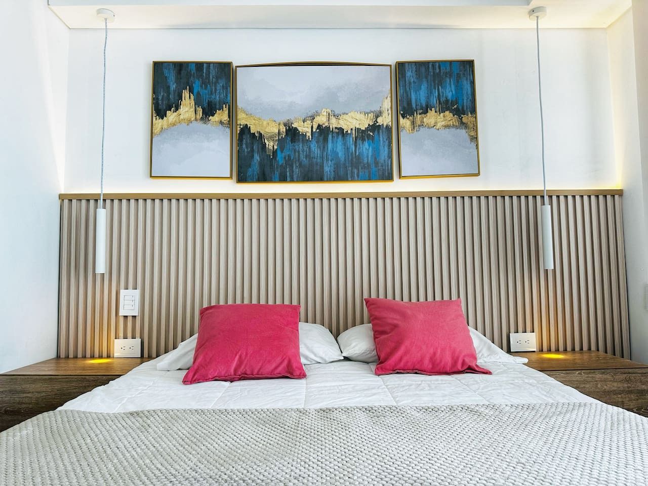 Amazing loft – 2 minutes from the airport! - Image 3