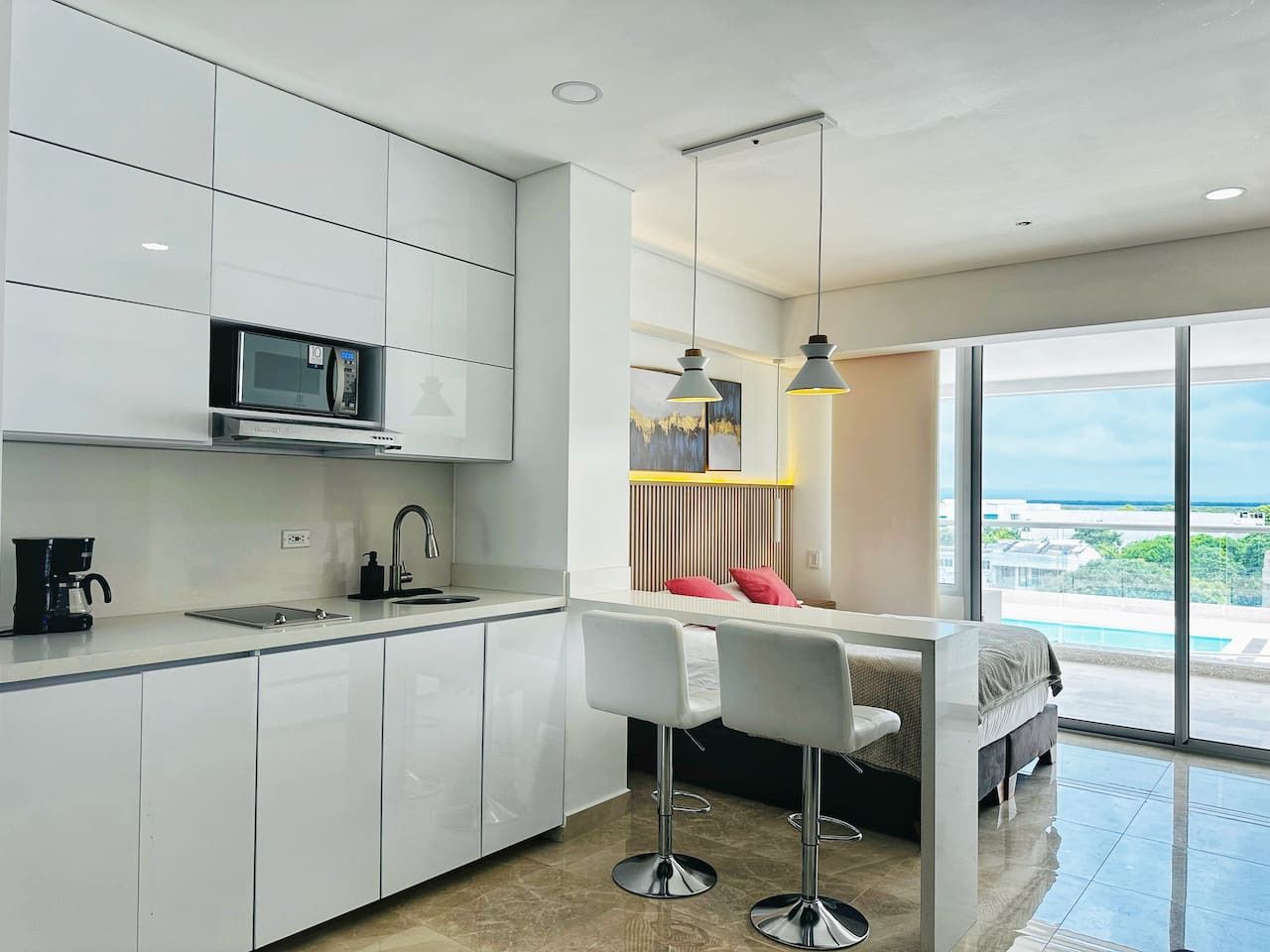 Amazing loft – 2 minutes from the airport!