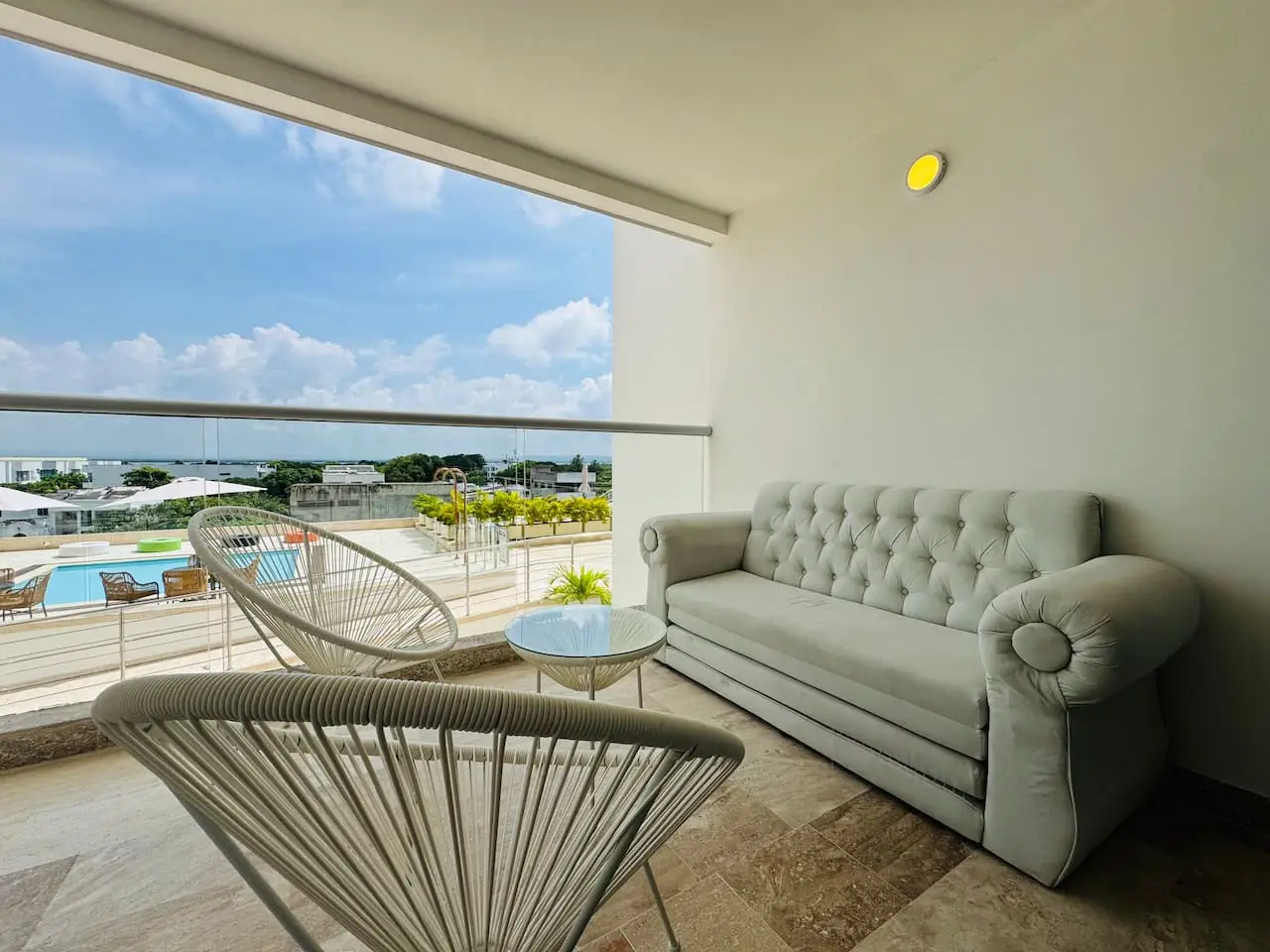 Amazing loft – 2 minutes from the airport! - Image 20