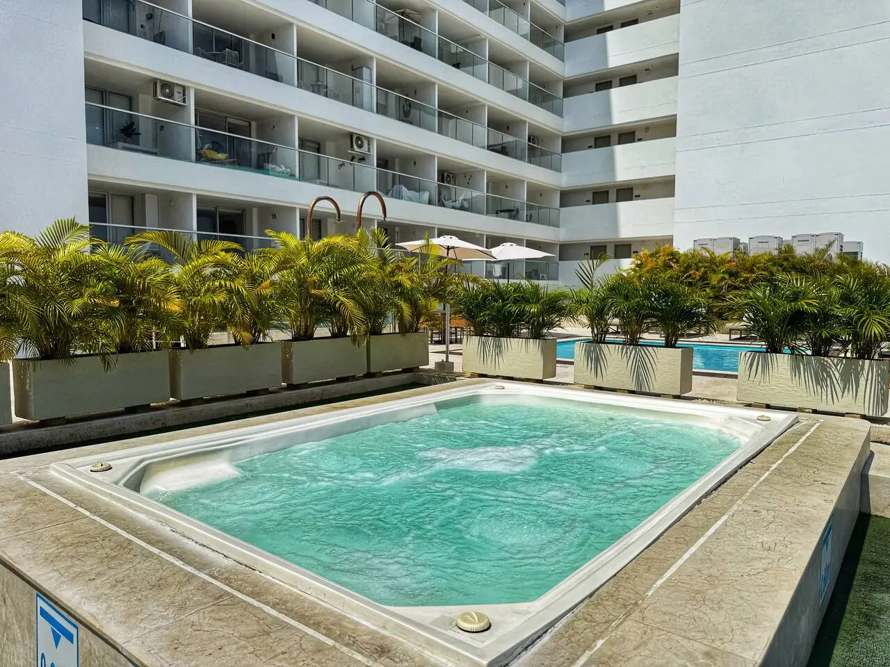Amazing loft – 2 minutes from the airport! - Image 27