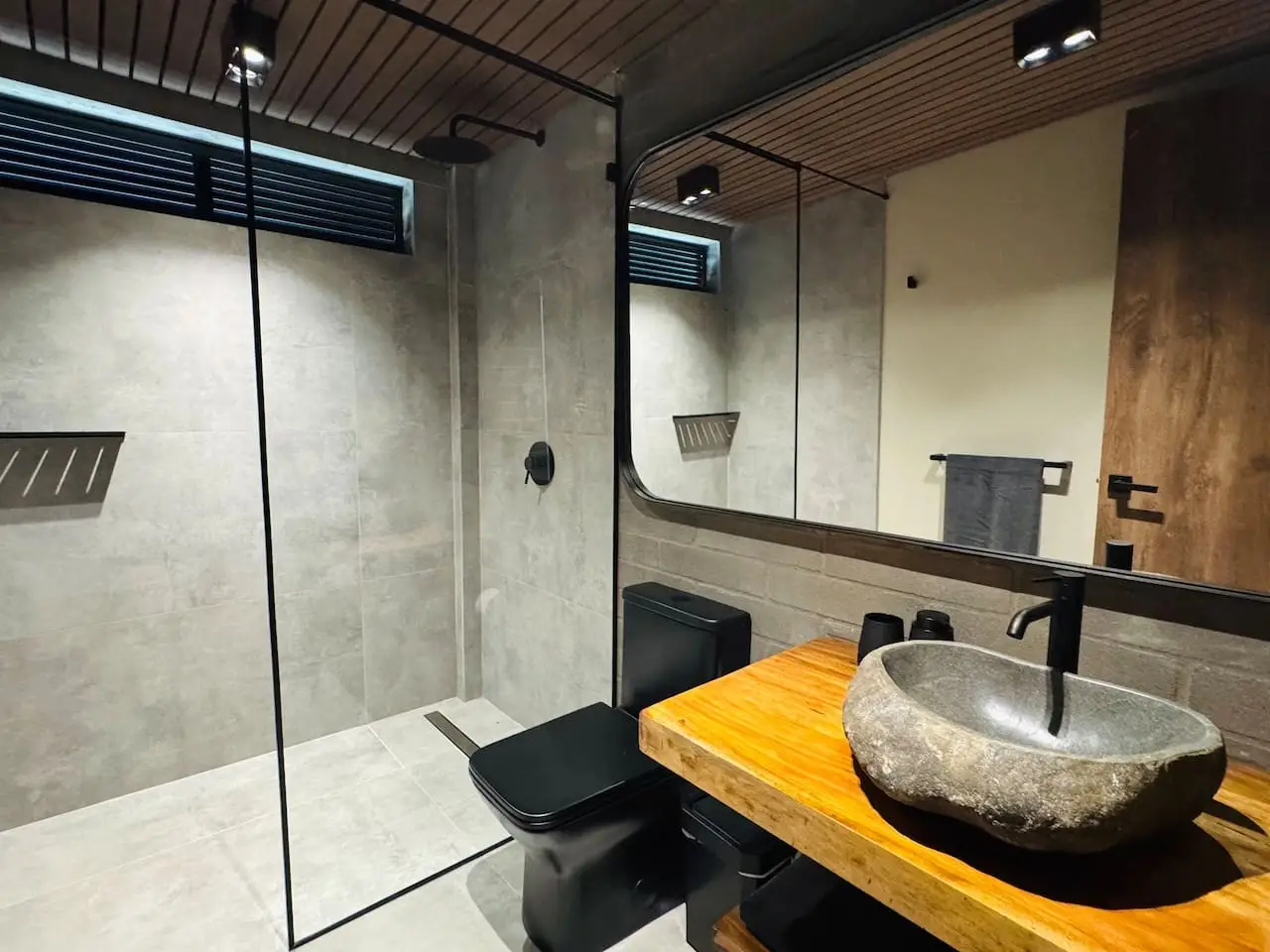 Exclusive Villa • Lake View + Forest - Image 76