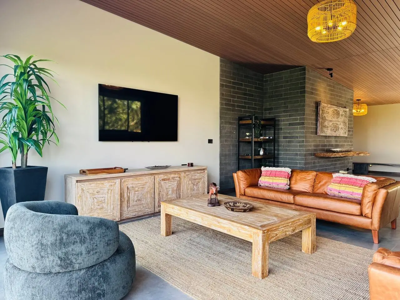 Exclusive Villa • Lake View + Forest - Image 2