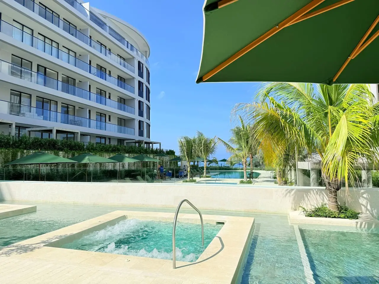 Magnificent Apartment + Beach + Jacuzzis! - Image 85