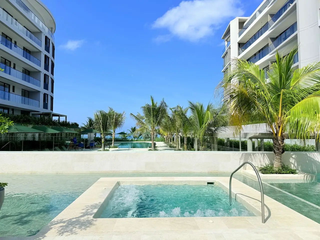 Magnificent Apartment + Beach + Jacuzzis! - Image 89