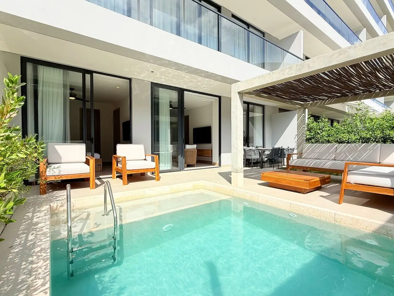 Exclusive Apartment | Private Pool | Beachfront - Image 40