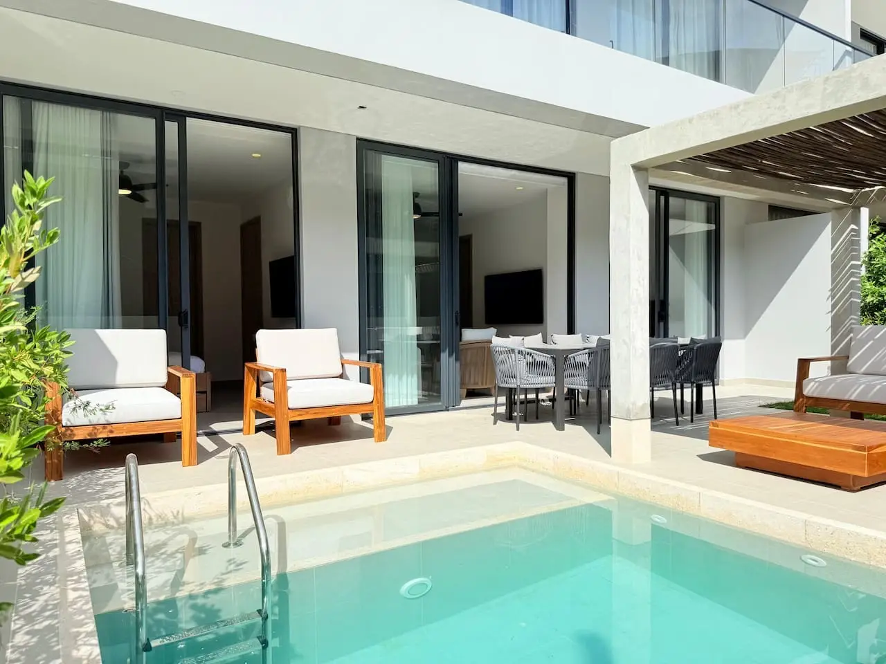 Exclusive Apartment | Private Pool | Beachfront - Image 50