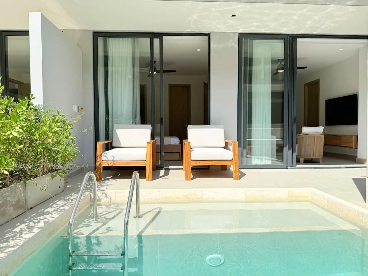 Exclusive Apartment | Private Pool | Beachfront - Image 41