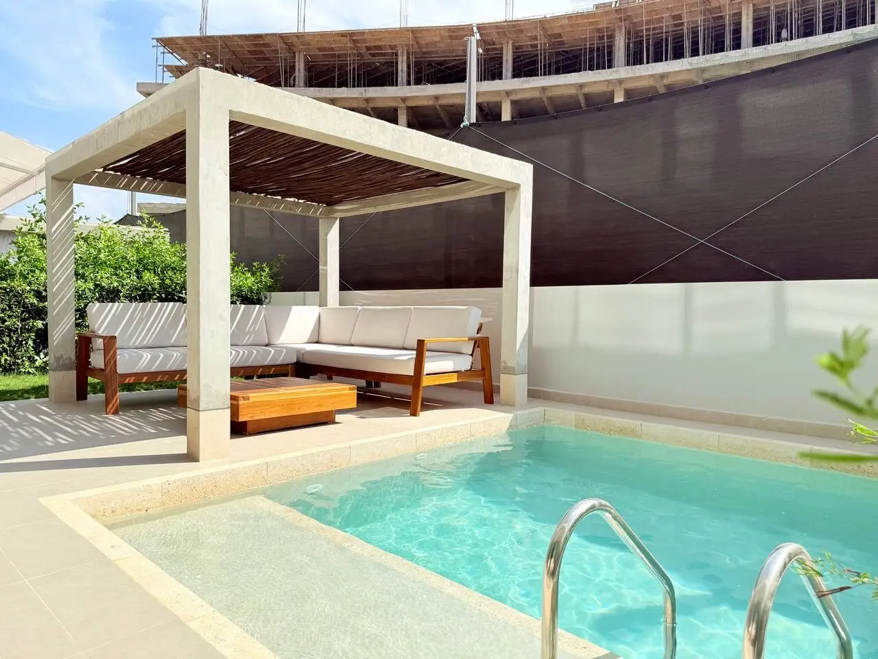 Exclusive Apartment | Private Pool | Beachfront - Image 42