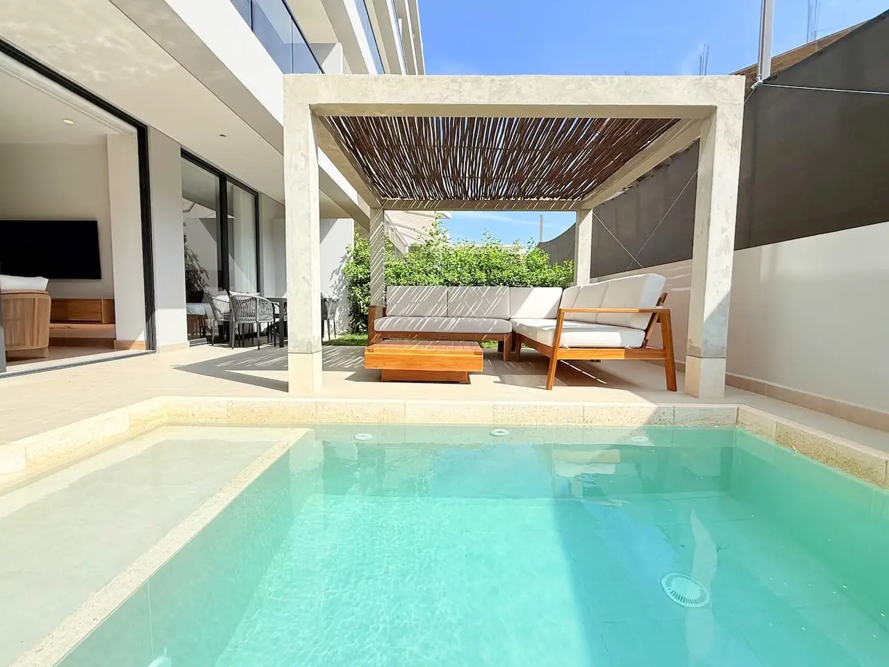Exclusive Apartment | Private Pool | Beachfront - Image 39