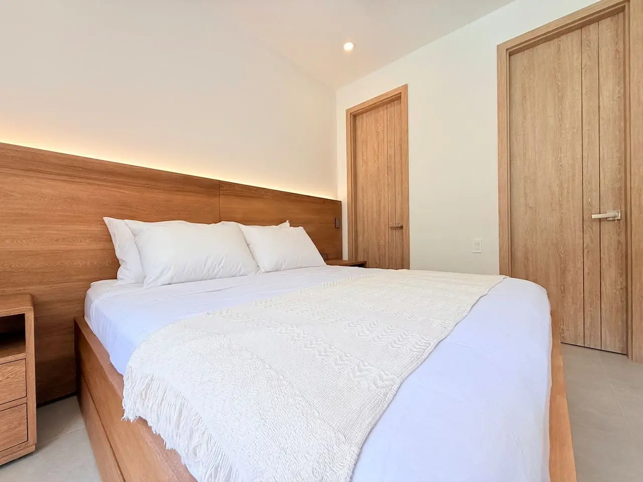Exclusive Apartment | Private Pool | Beachfront - Image 13