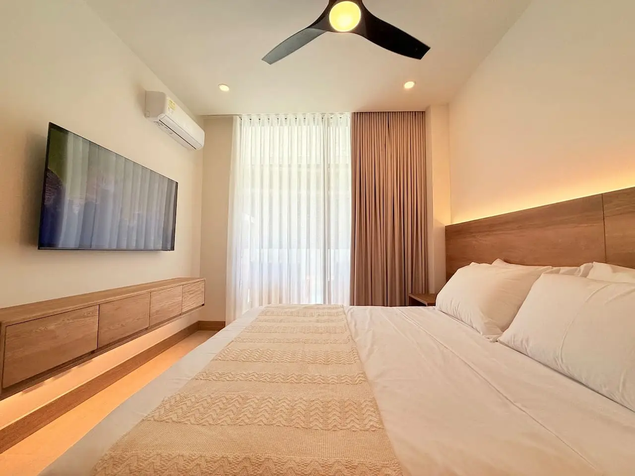 Exclusive Apartment | Private Pool | Beachfront - Image 20
