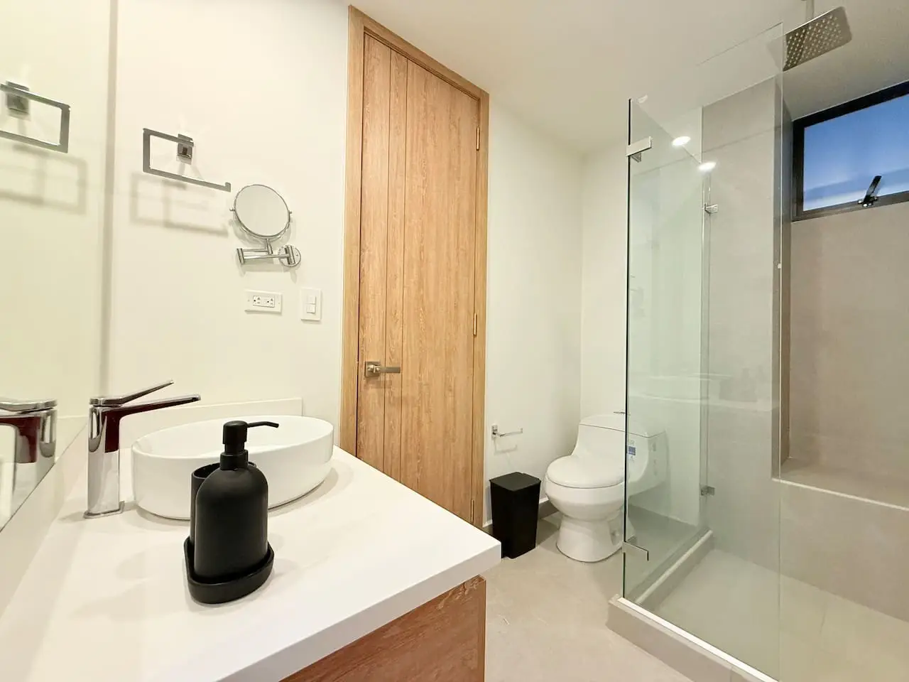 Exclusive Apartment | Private Pool | Beachfront - Image 25