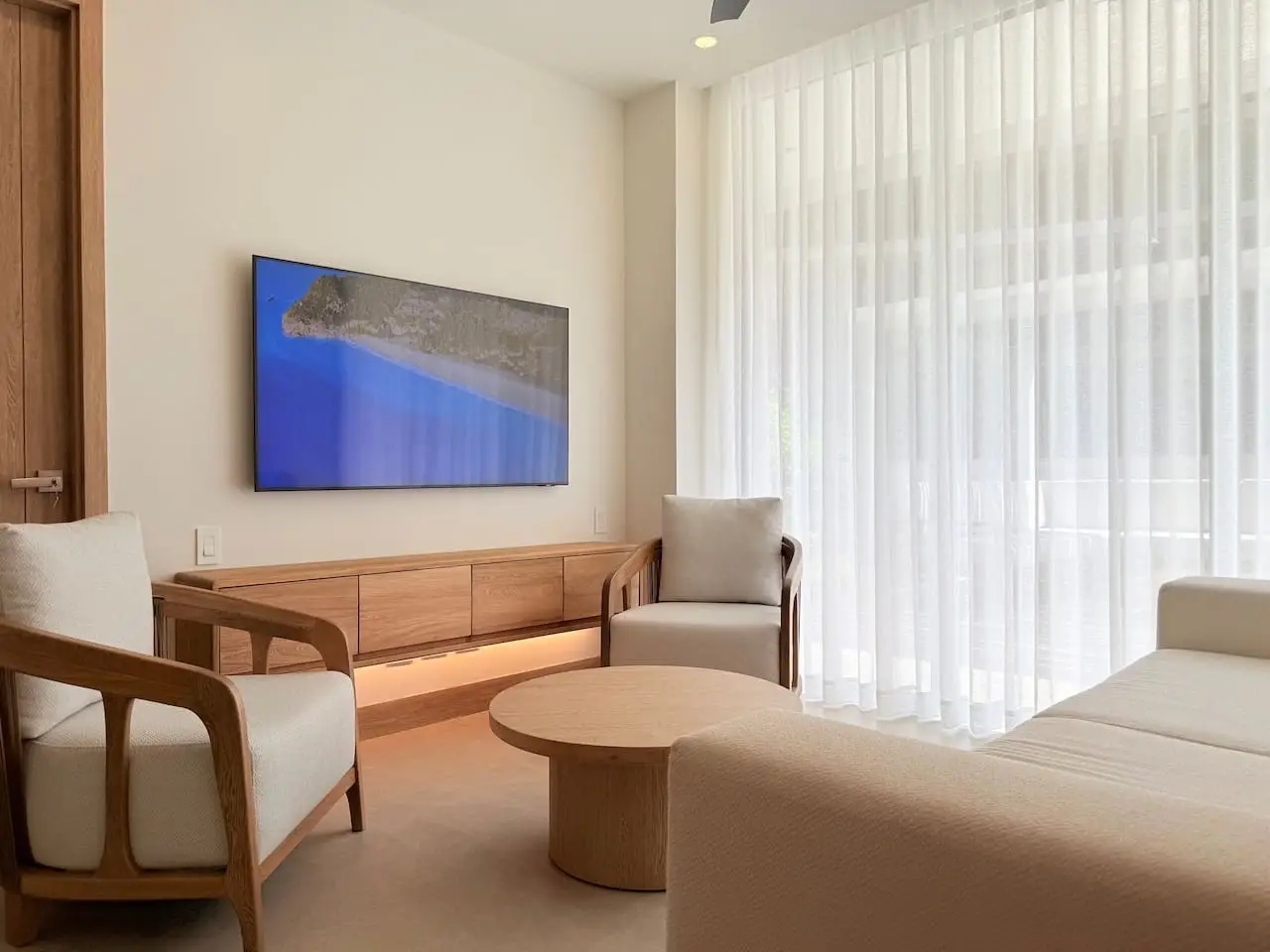 Exclusive Apartment | Private Pool | Beachfront - Image 34